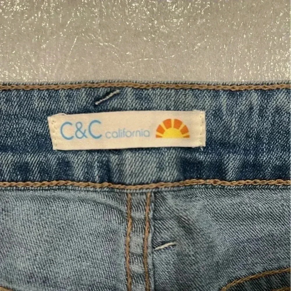 [6/28]C&C California  Frayed Crop Jeans - Picture 5 of 8